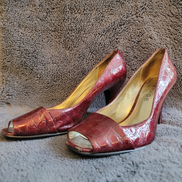 Rampage Mystic Wine Faux Alligator Heels, size 8M - Picture 5 of 12